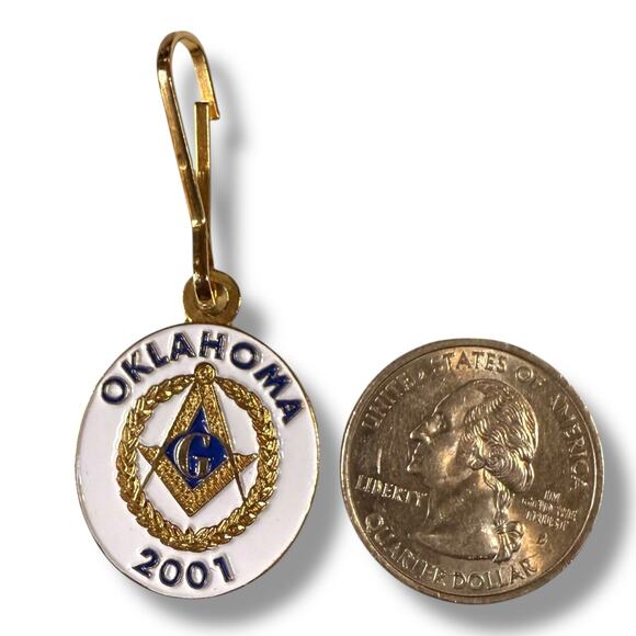 Vintage 2001 Free Mason Oklahoma Charm Keychain Gold Tone White Blue Enamel - Picture 4 of 4